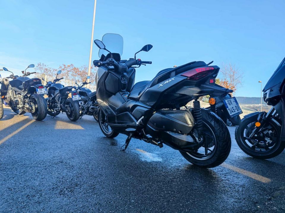 YAMAHA XMAX 300 4