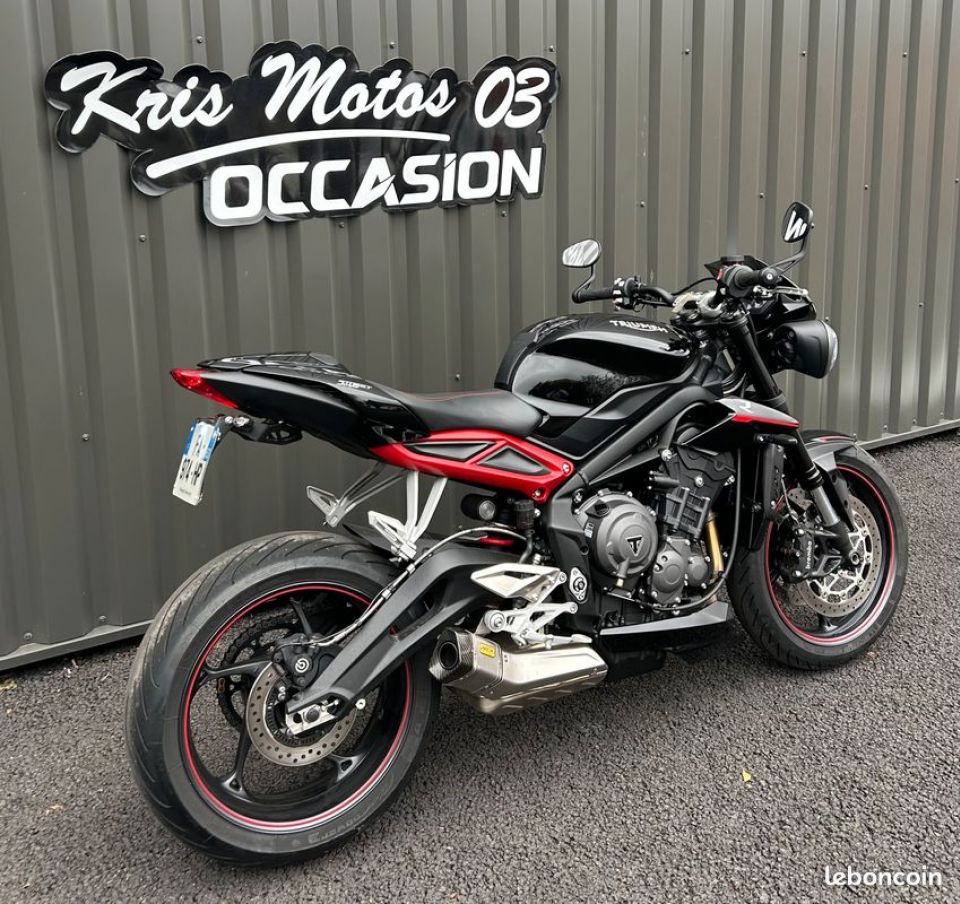 TRIUMPH STREET TRIPLE 675 R 4