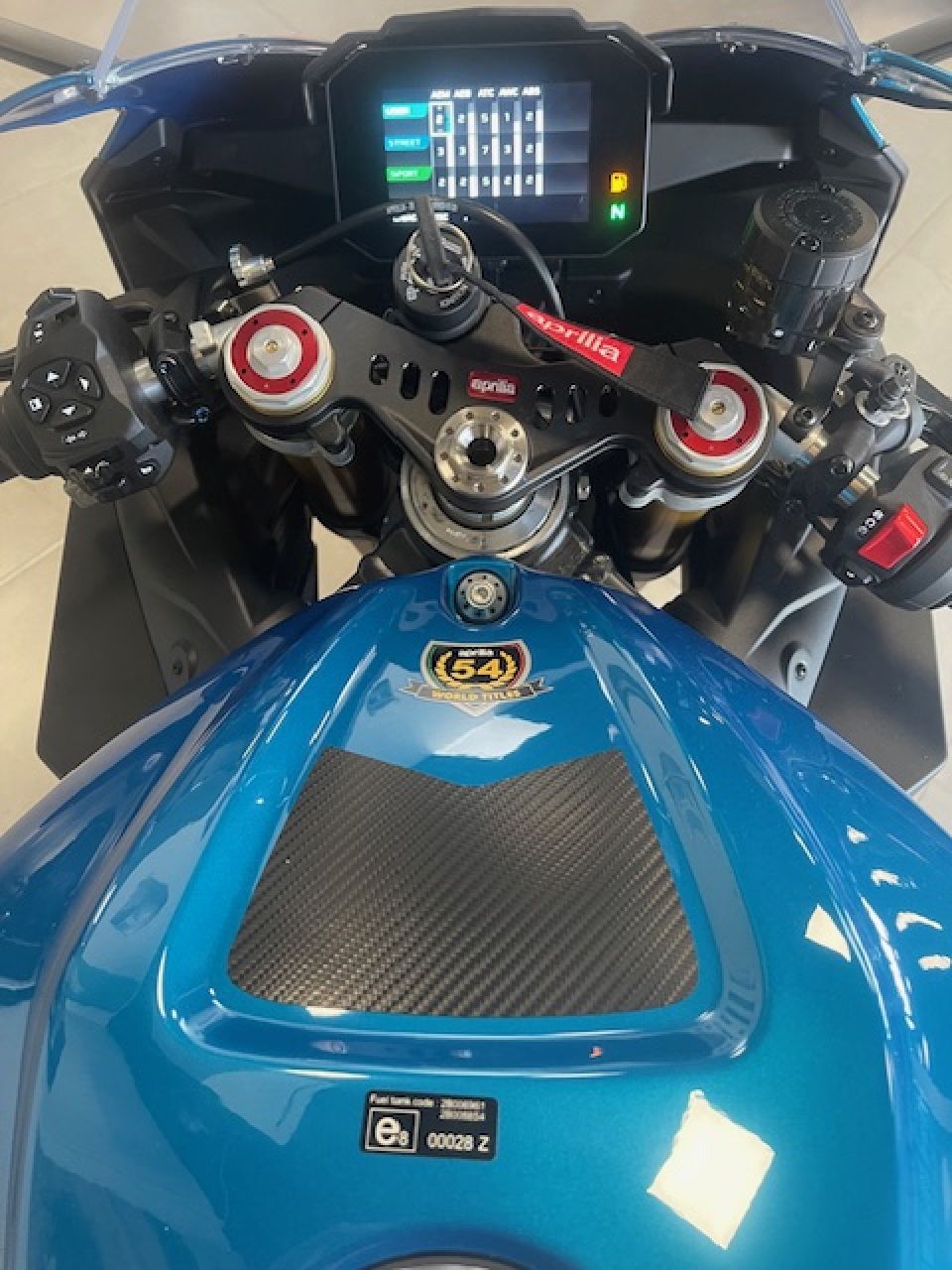 APRILIA RSV4 1100 4