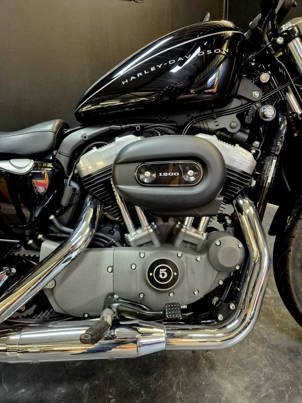 HARLEY-DAVIDSON SPORTSTER NIGHTSTER 1200 4