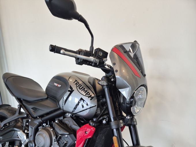 TRIUMPH TRIDENT 660 4
