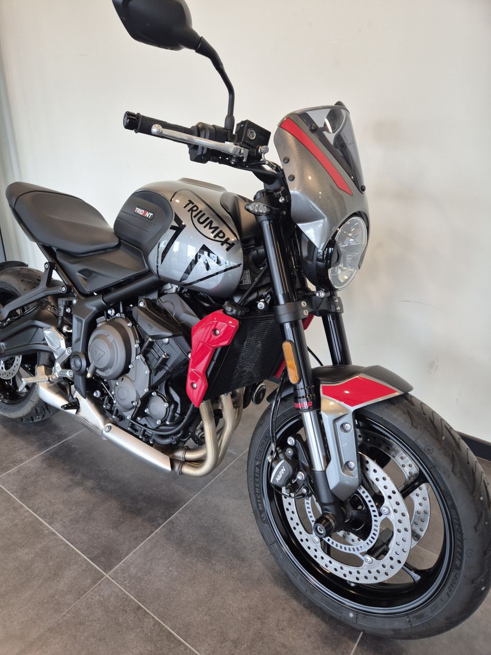 TRIUMPH TRIDENT 660 4