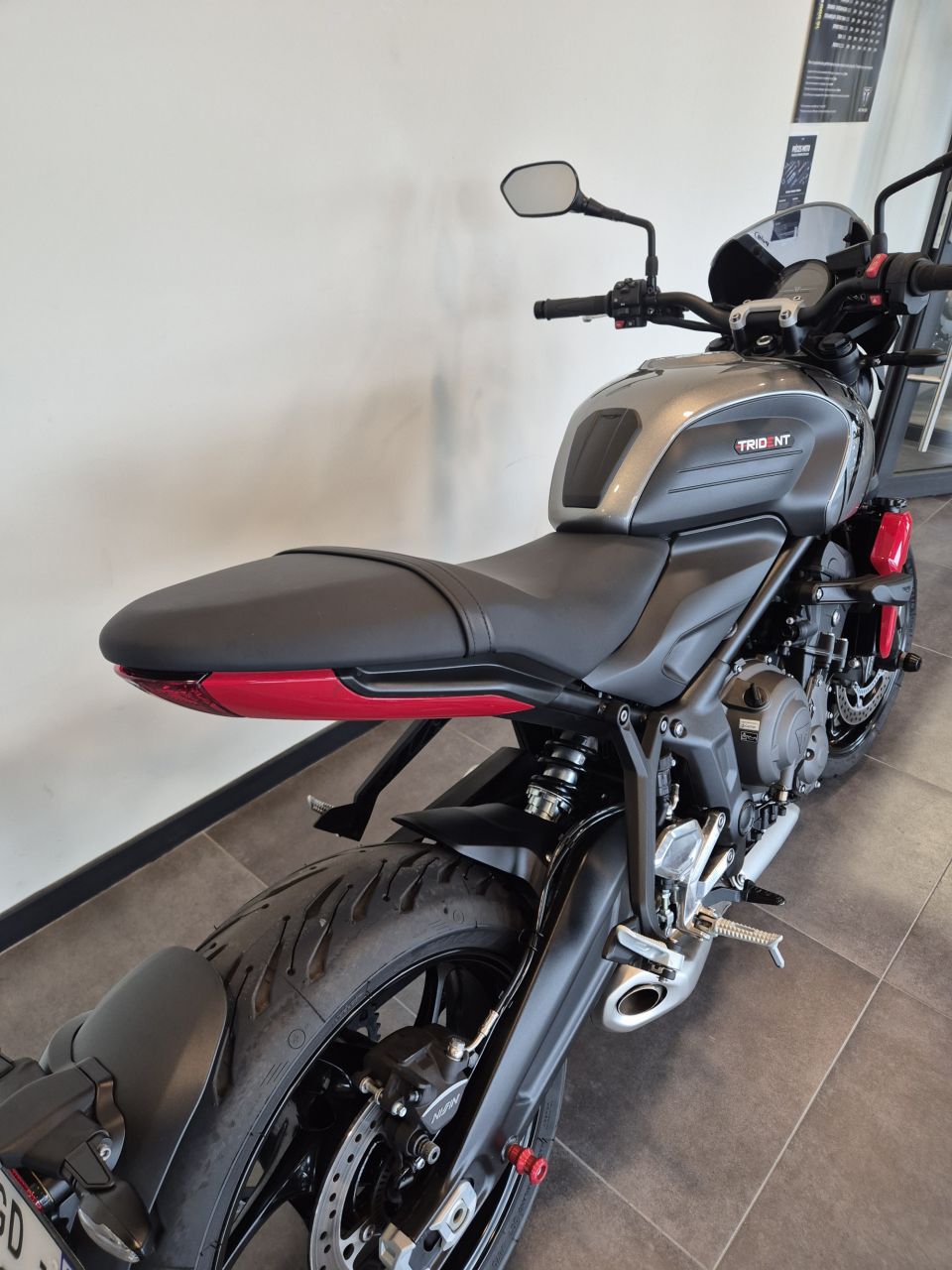 TRIUMPH TRIDENT 660 4