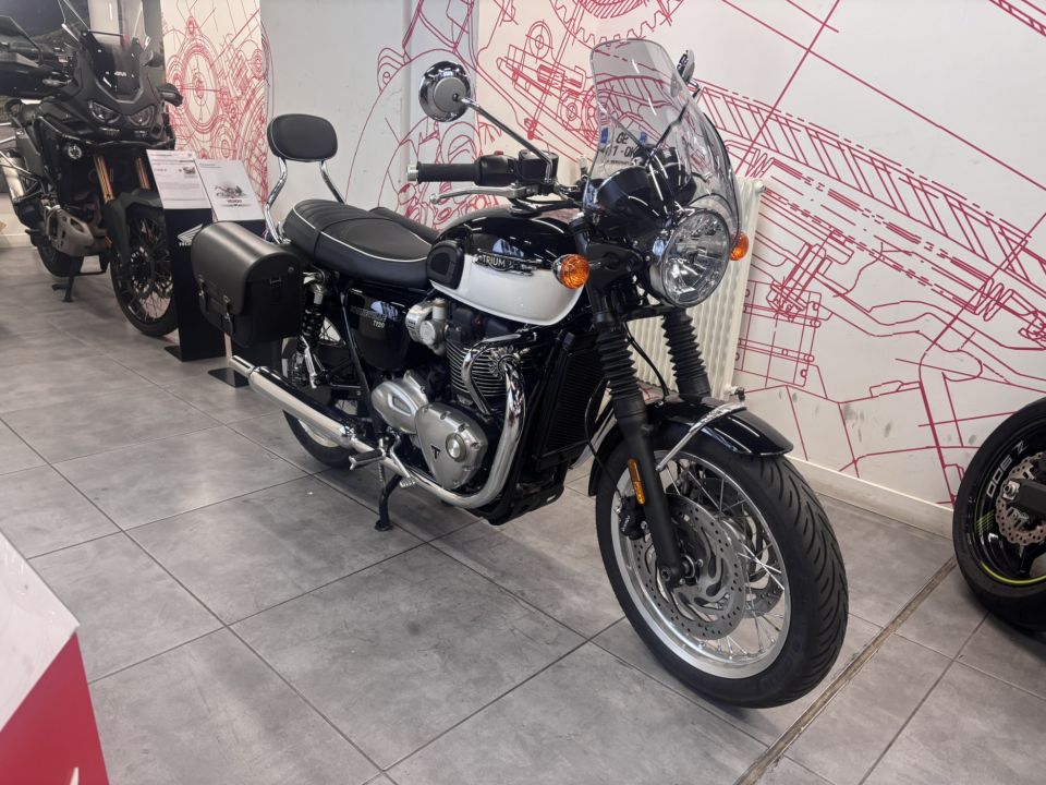 TRIUMPH BONNEVILLE T120 4