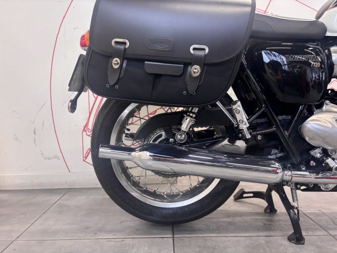 TRIUMPH BONNEVILLE T120 4