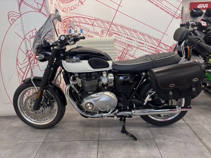 TRIUMPH BONNEVILLE T120 4