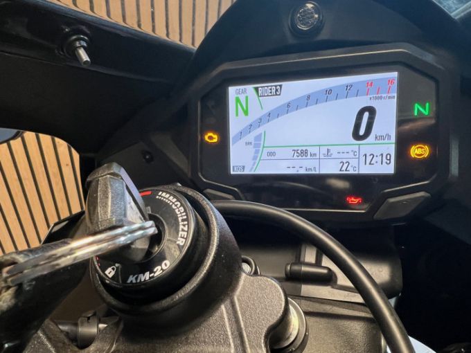 KAWASAKI ZX10R 1000 4