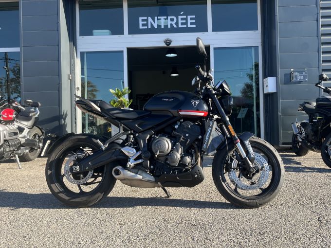 TRIUMPH TRIDENT 660 4