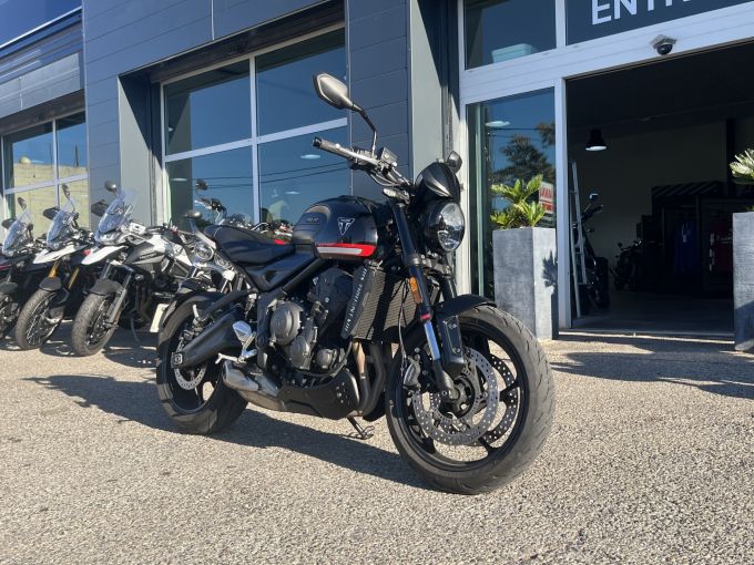 TRIUMPH TRIDENT 660 4