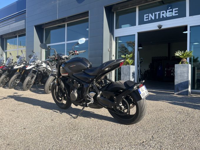 TRIUMPH TRIDENT 660 4
