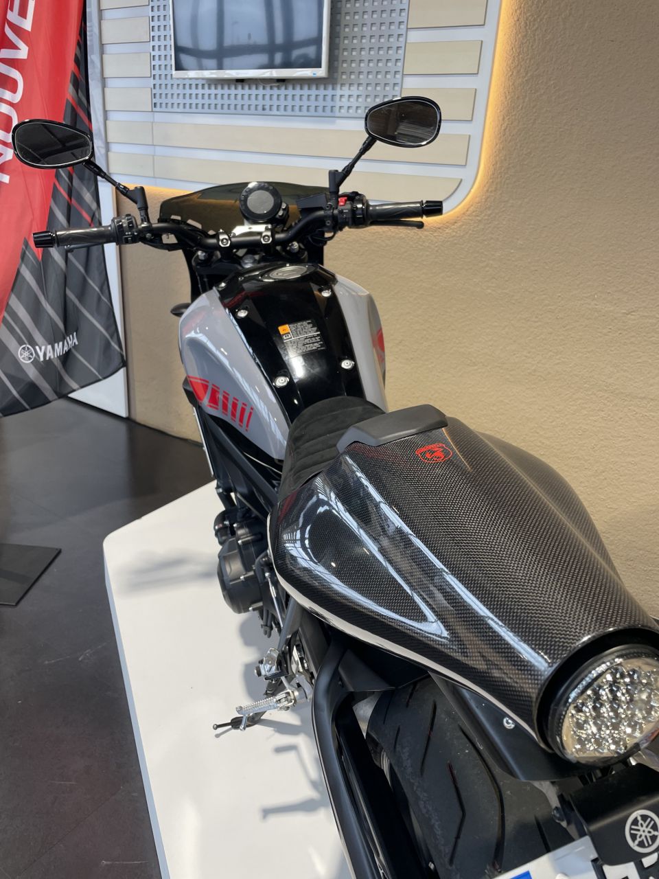 YAMAHA XSR 900 ABARTH 4