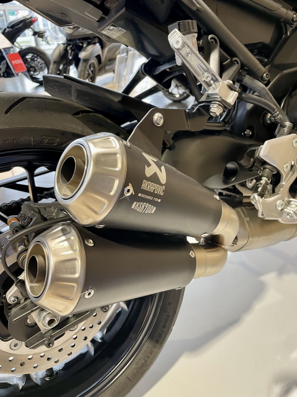 YAMAHA XSR 900 ABARTH 4