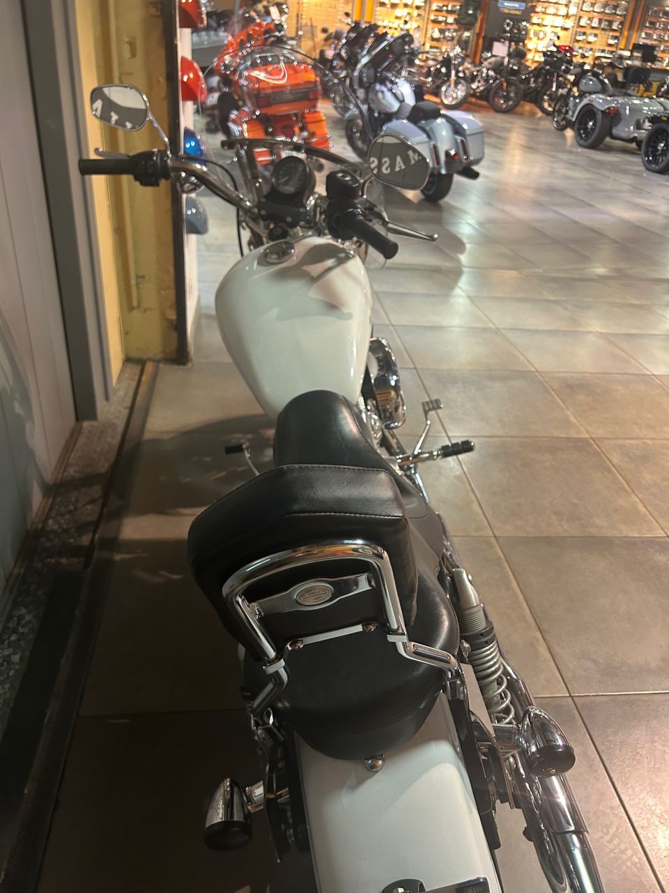 HARLEY-DAVIDSON SPORTSTER 883 LOW 4