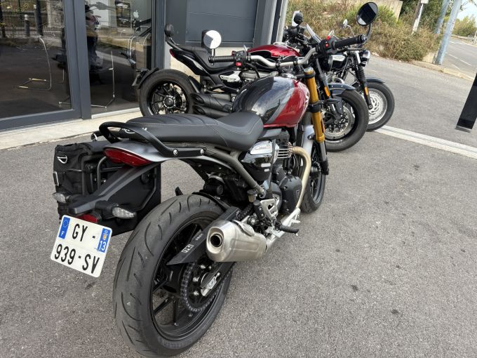 TRIUMPH SPEED 400 4