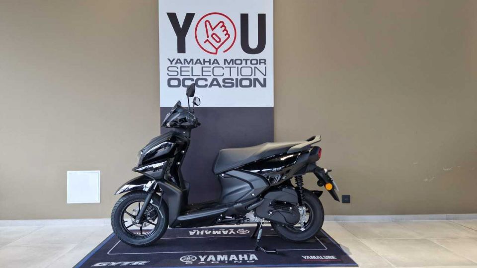 YAMAHA RayZR 125 4