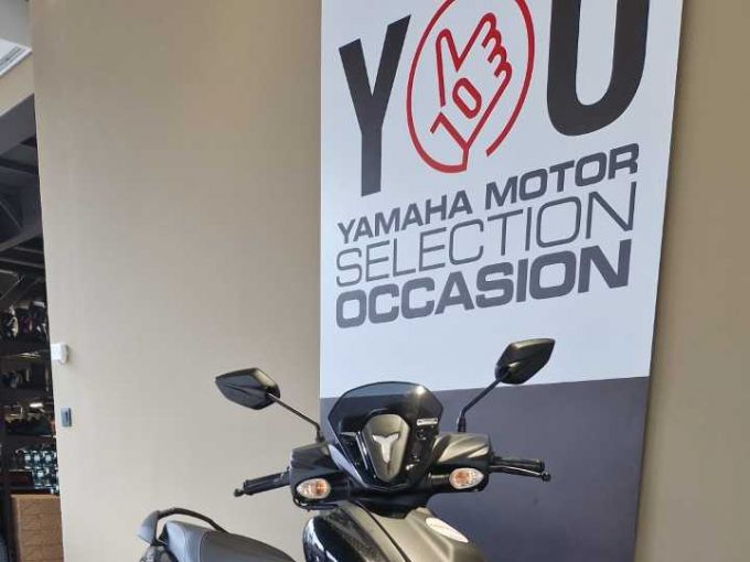 YAMAHA RayZR 125 4