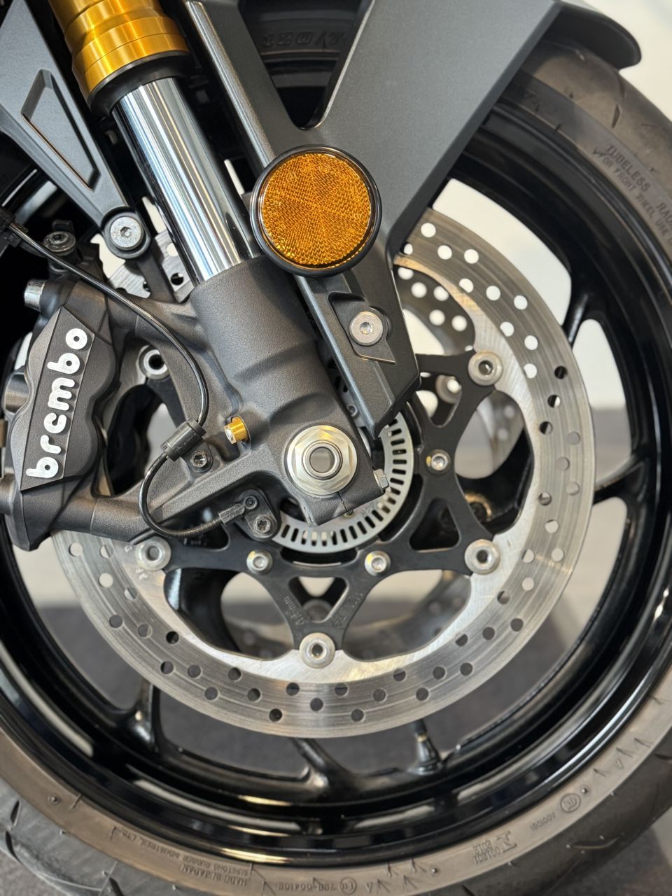 SUZUKI GSX-S 1000 ABS 4