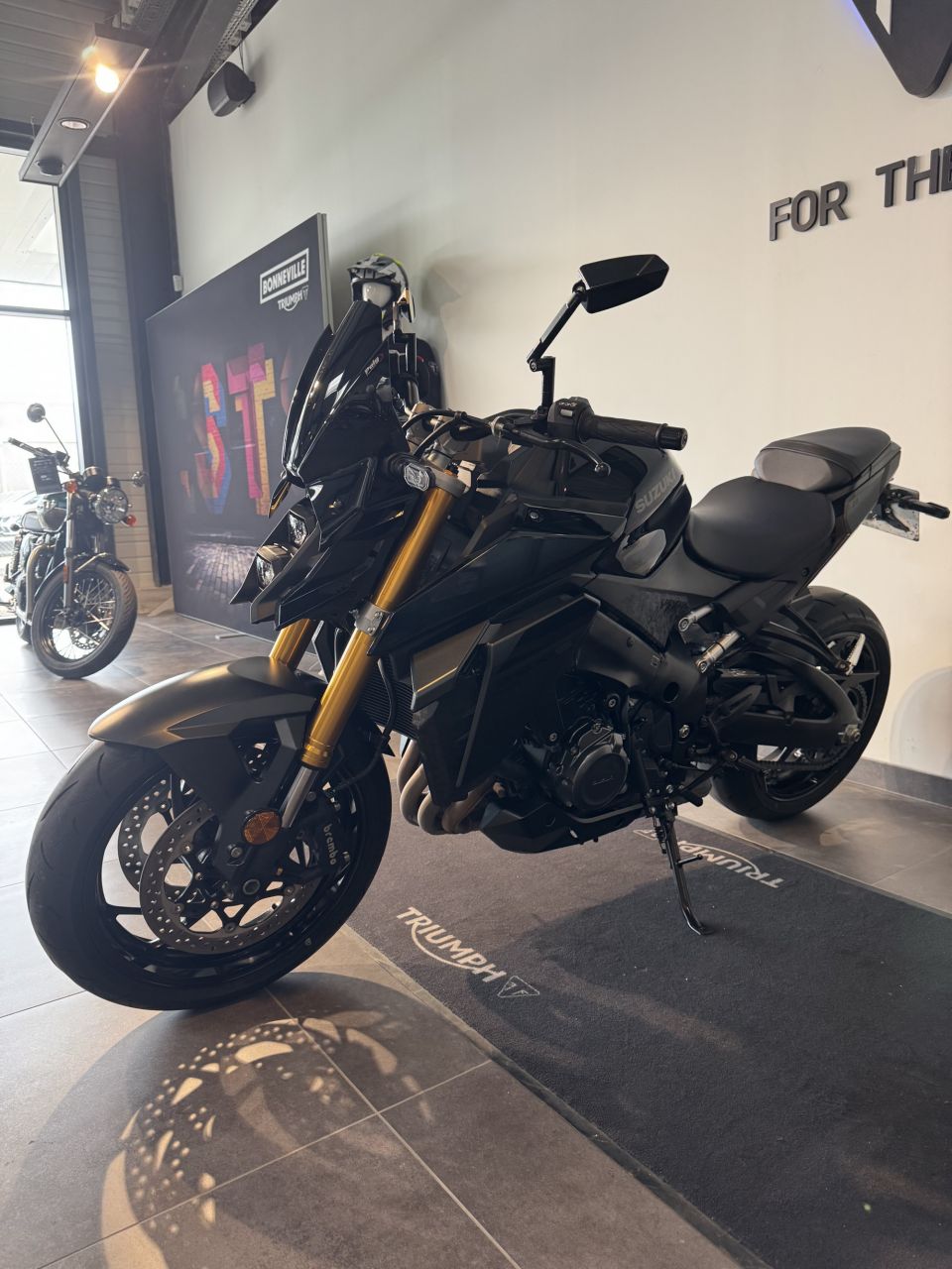 SUZUKI GSX-S 1000 ABS 4