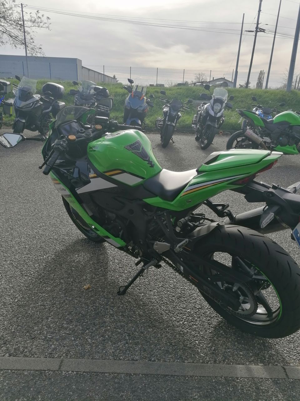 KAWASAKI Ninja ZX-4RR 4