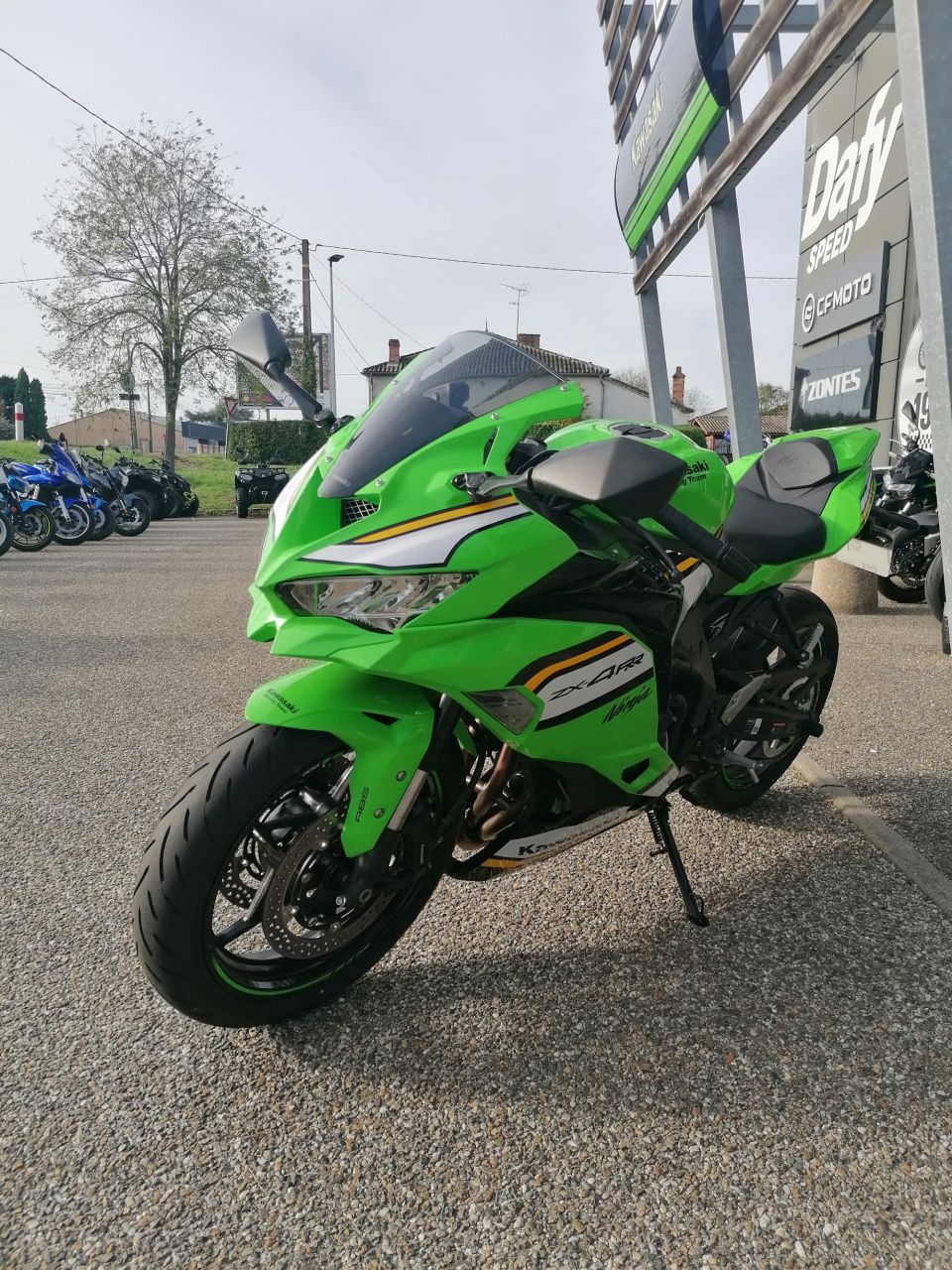 KAWASAKI Ninja ZX-4RR 4