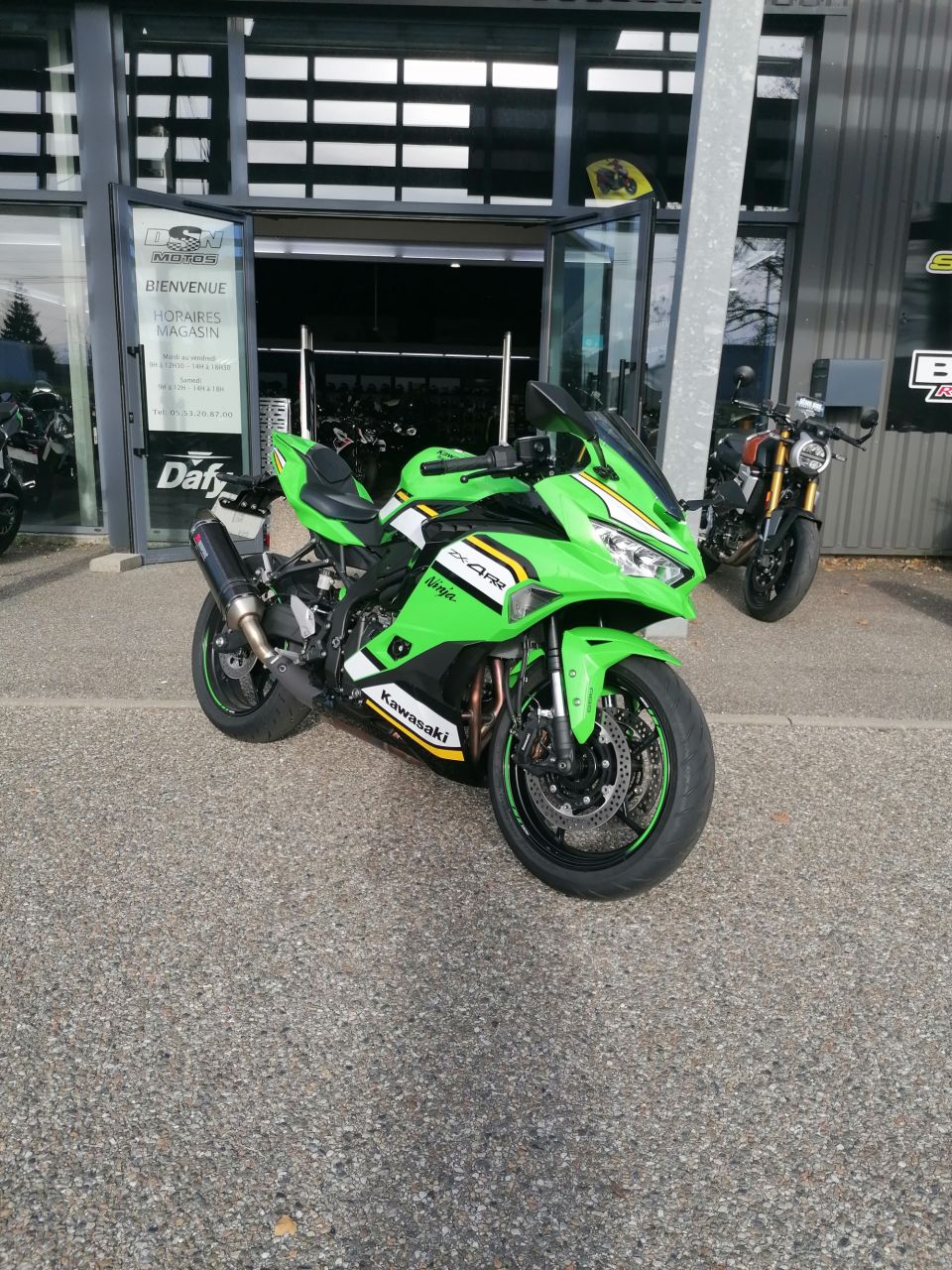 KAWASAKI Ninja ZX-4RR 4