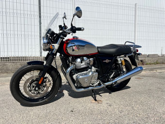 ROYAL ENFIELD INTERCEPTOR 4