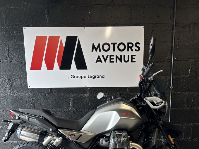 MOTO GUZZI V85 STRADA 4