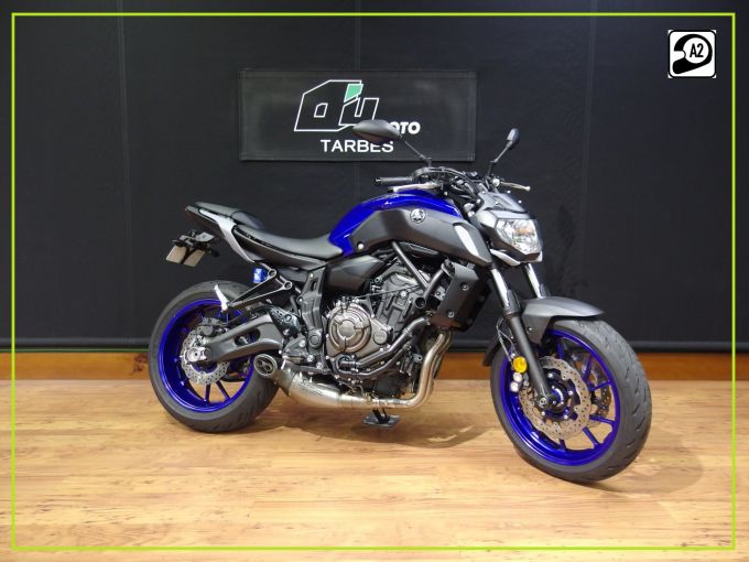 YAMAHA MT-07 4