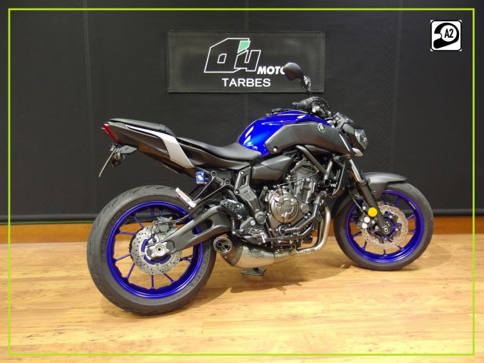 YAMAHA MT-07 4