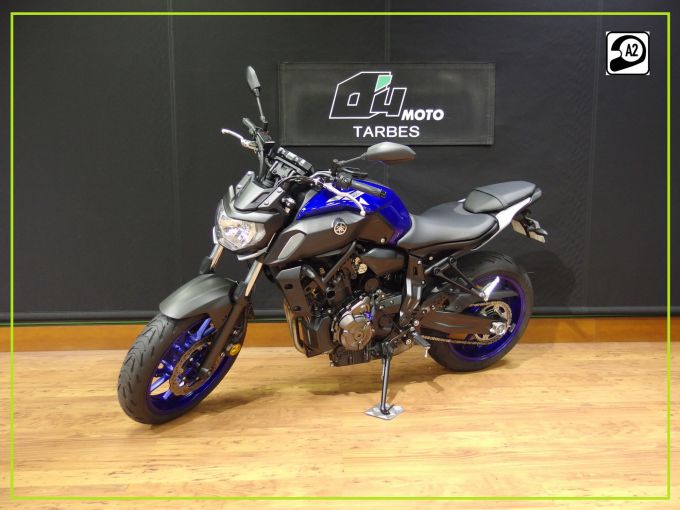 YAMAHA MT-07 4