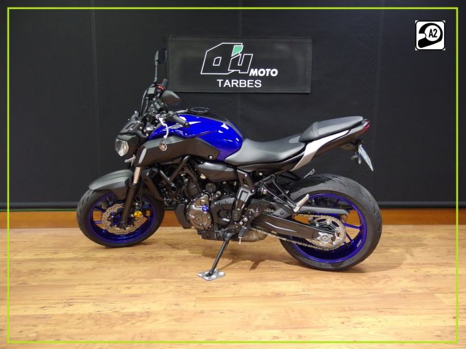 YAMAHA MT-07 4