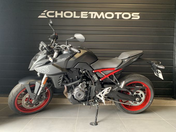 SUZUKI GSX-8S 4