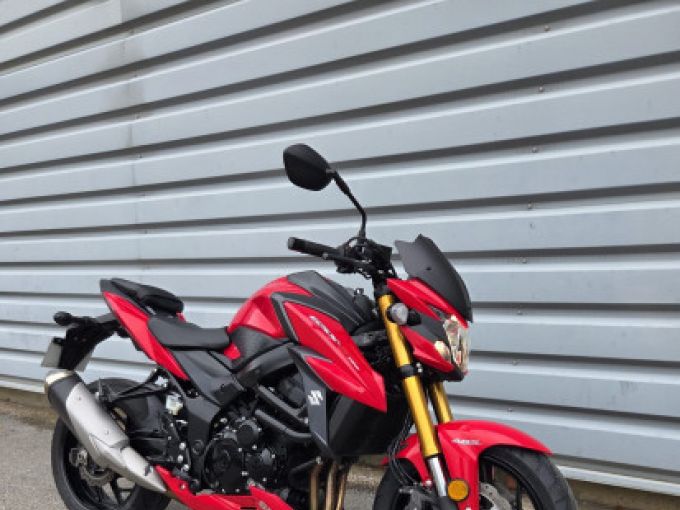 SUZUKI GSX-S 750 4