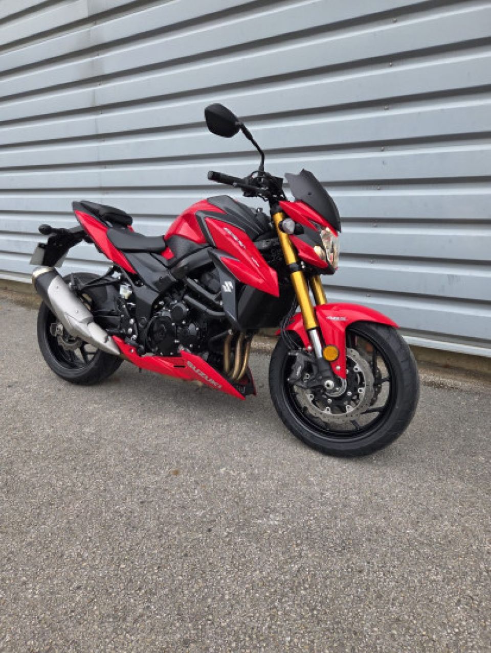 SUZUKI GSX-S 750 4