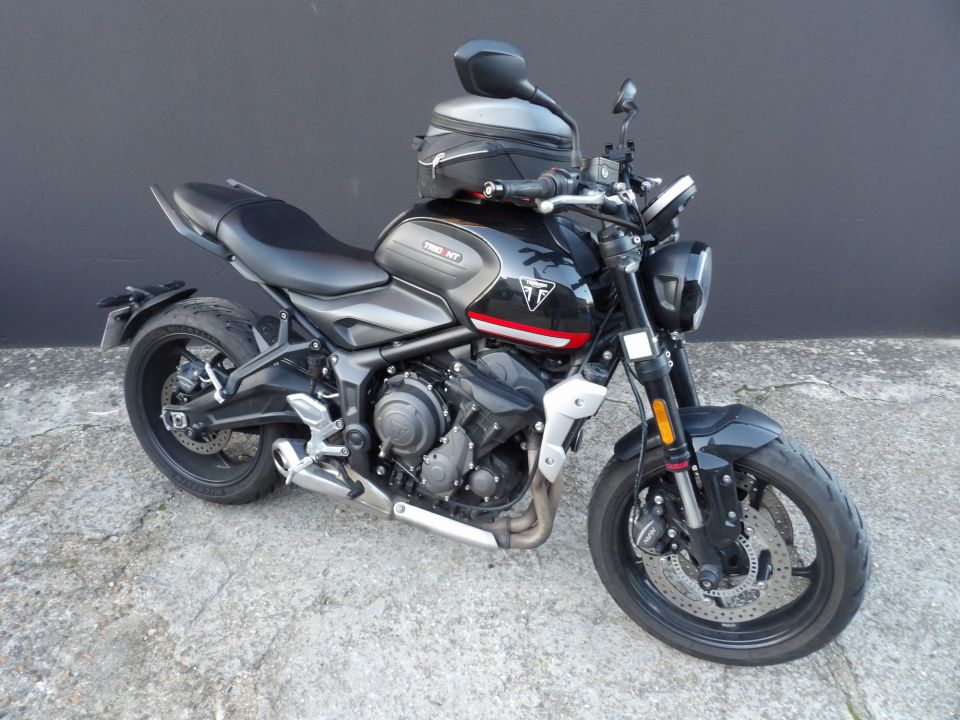 TRIUMPH TRIDENT 660 4