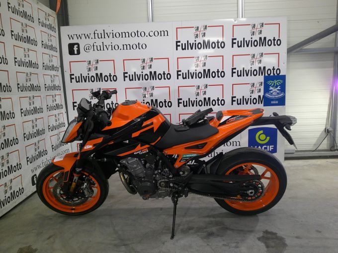KTM 890 DUKE 4