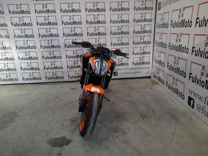 KTM 890 DUKE 4
