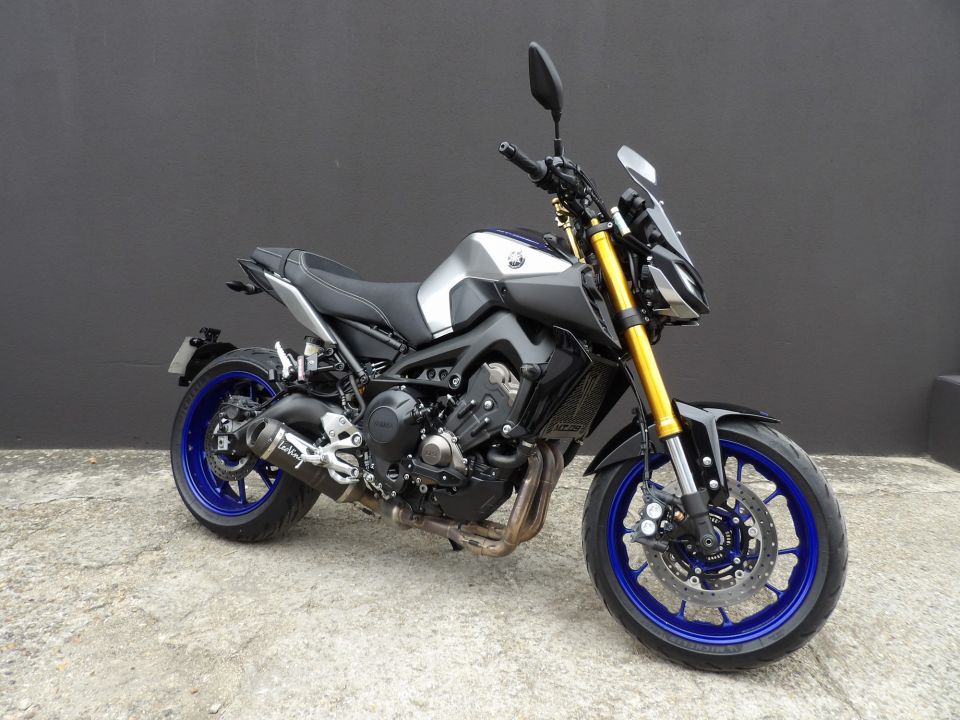 YAMAHA MT-09 SP 4