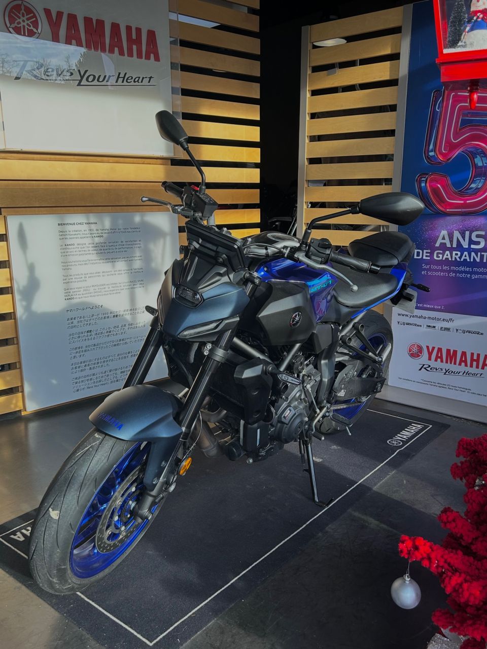 YAMAHA MT-07 4