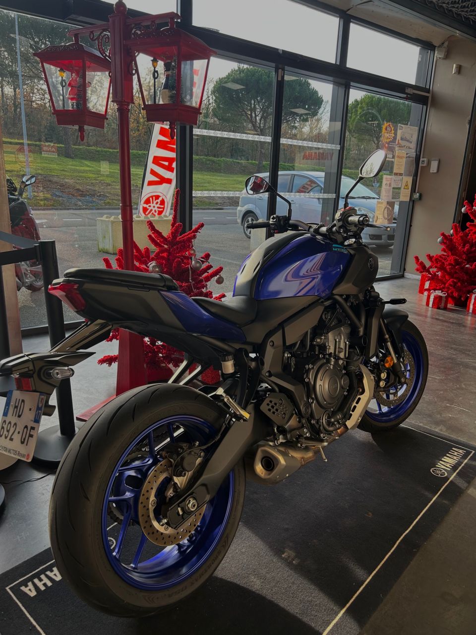 YAMAHA MT-07 4