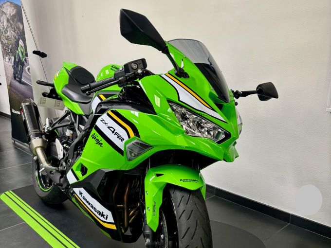 KAWASAKI NINJA ZX-4 RR 4