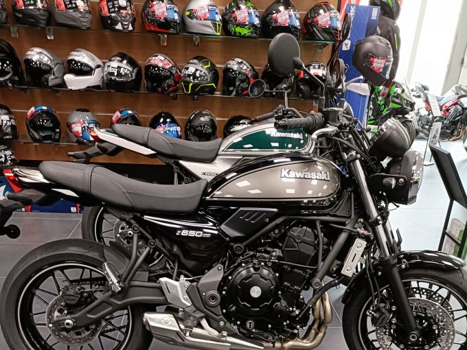 KAWASAKI Z650 RS NEUF O KMS A SASIR GARANTIE 4 ANS COULEUR 24 4