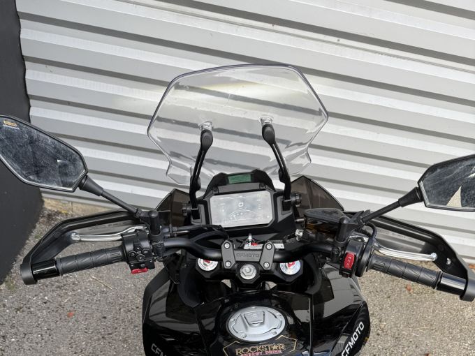 CF MOTO MT700 4
