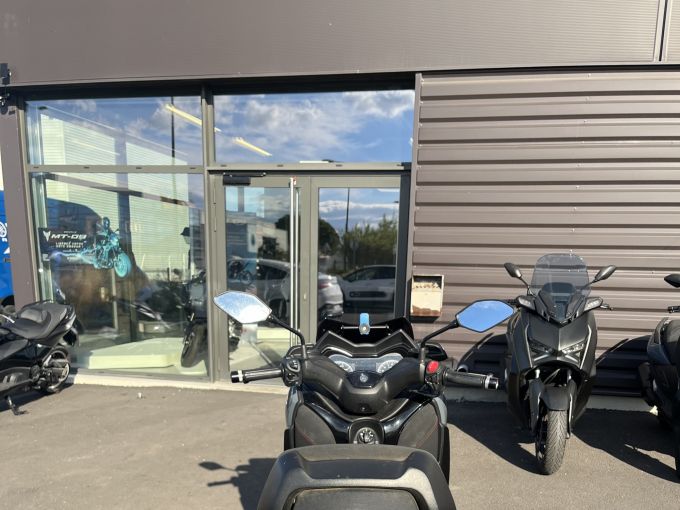 YAMAHA XMAX 125 TECH MAX 4
