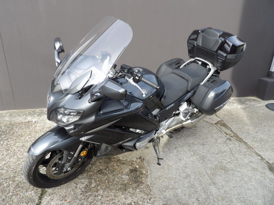 YAMAHA FJR 1300 AE 4