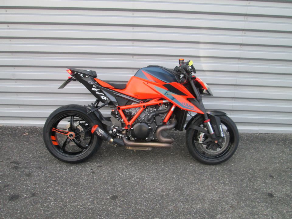 KTM 1290 SUPER DUKE R 4
