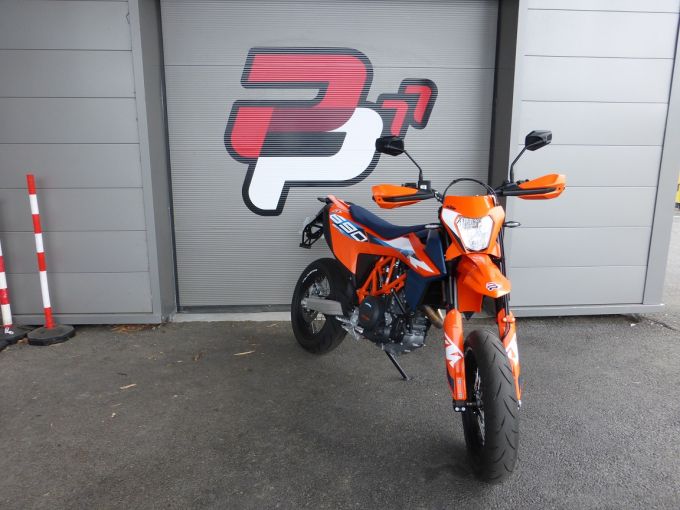 KTM 690 SMC R 2024 4