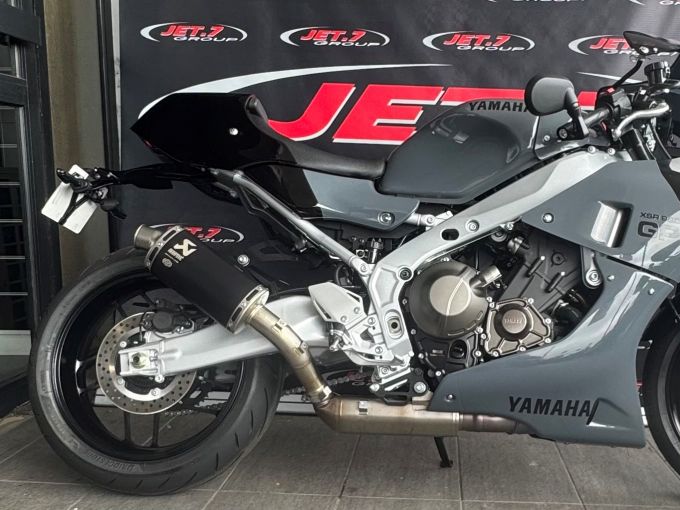 YAMAHA XSR 900 ABS 4
