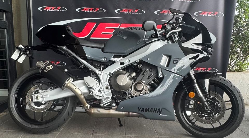 YAMAHA XSR 900 ABS 4