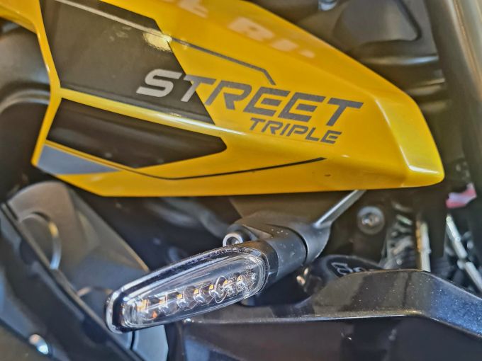 TRIUMPH STREET TRIPLE 765 RS 4